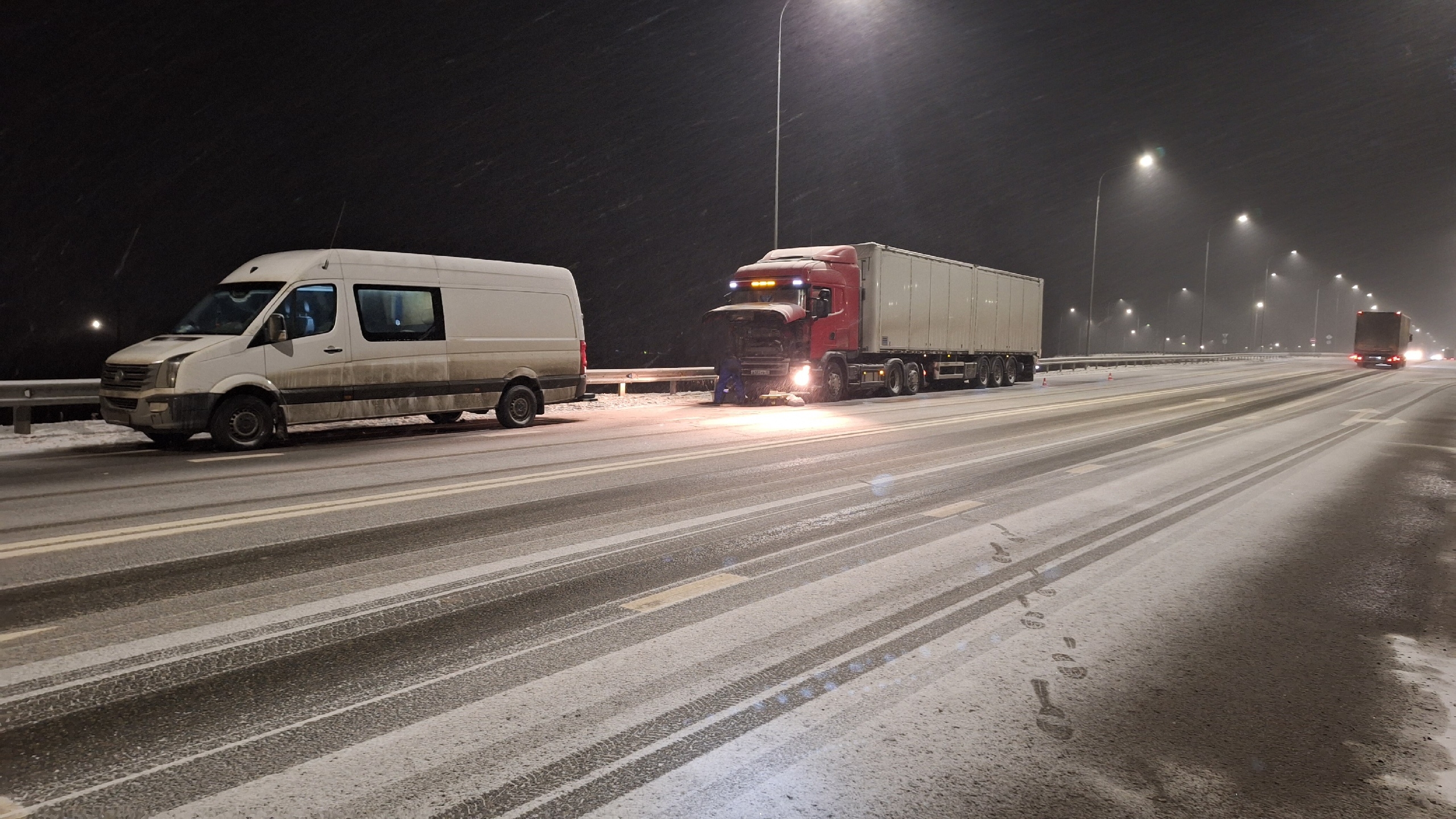 Замена пневмоподушки с выездом Scania